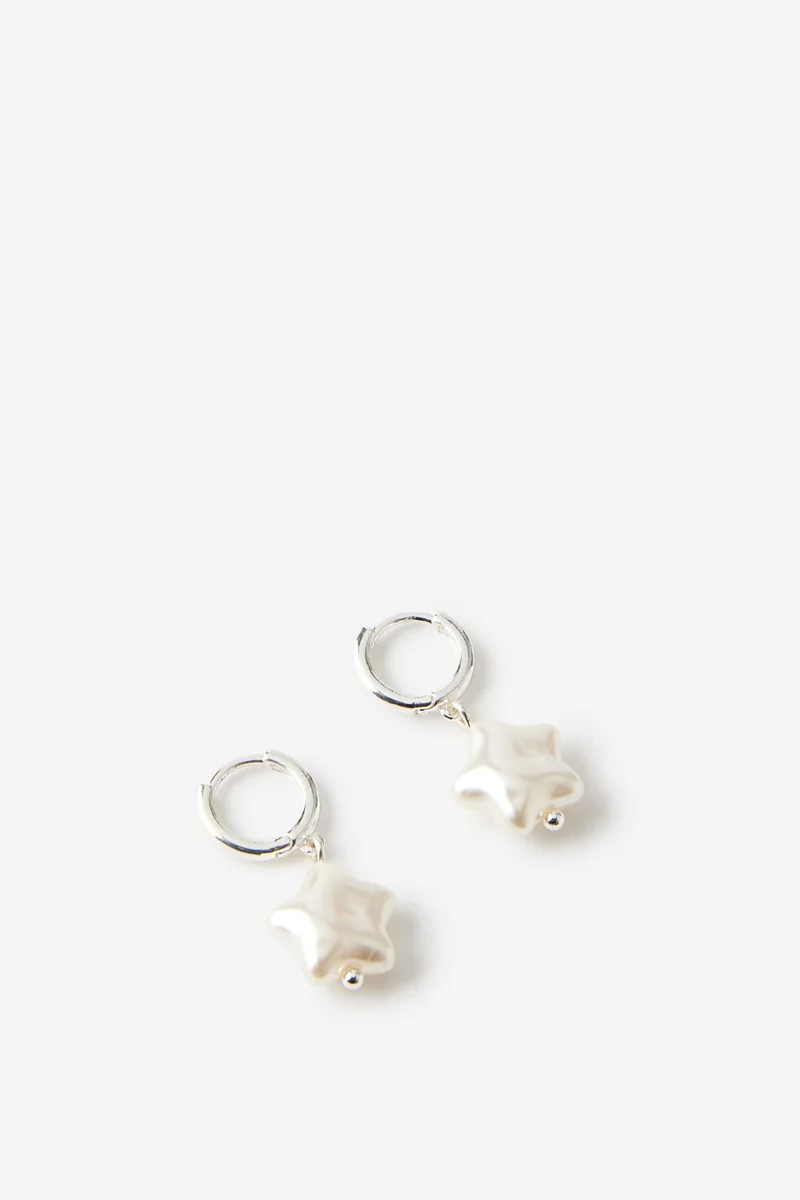 روبي Huggie Hoop Earring